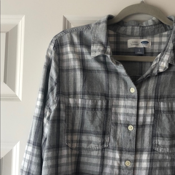 Old navy plaid button up! - Picture 2 of 4